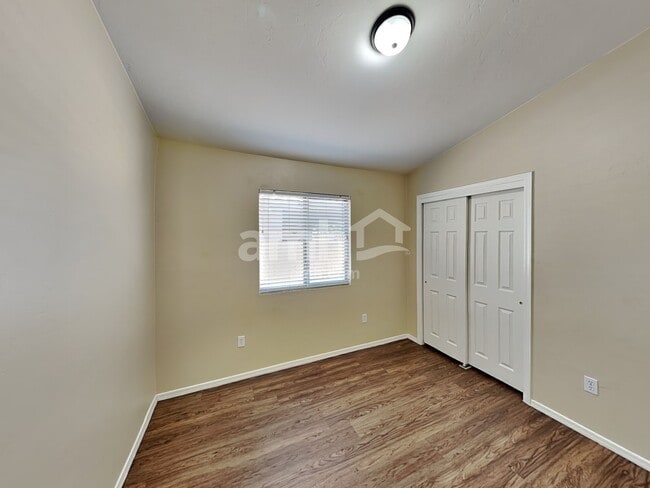 Building Photo - 6563 E Ladonna Ln