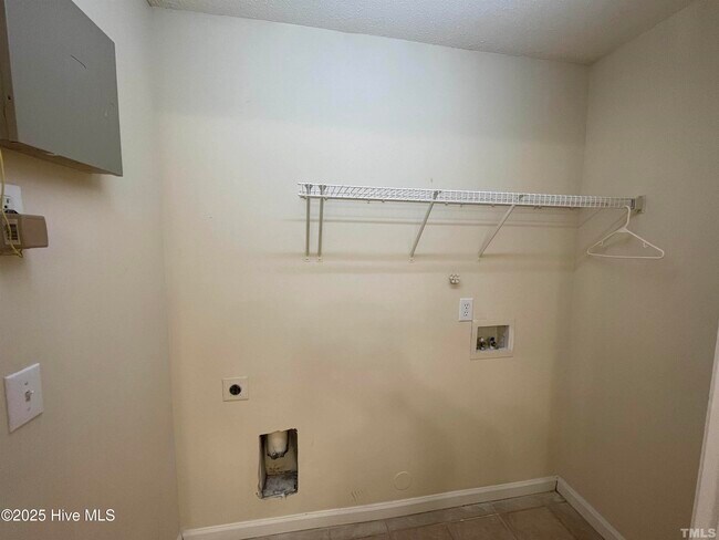 Building Photo - 11301 Clubhaven Pl