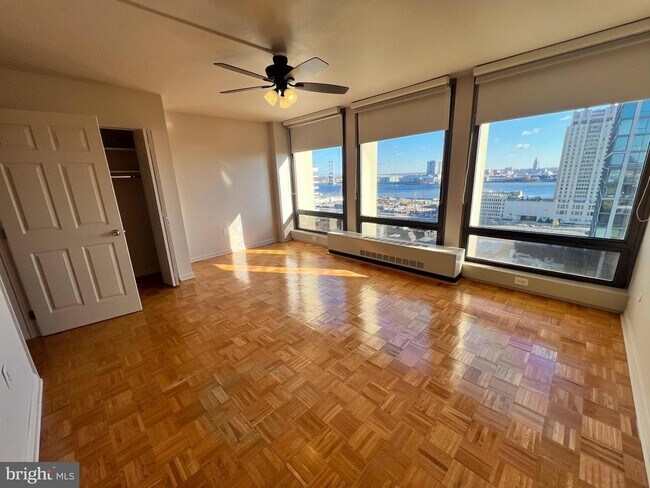 Building Photo - 200 Locust St