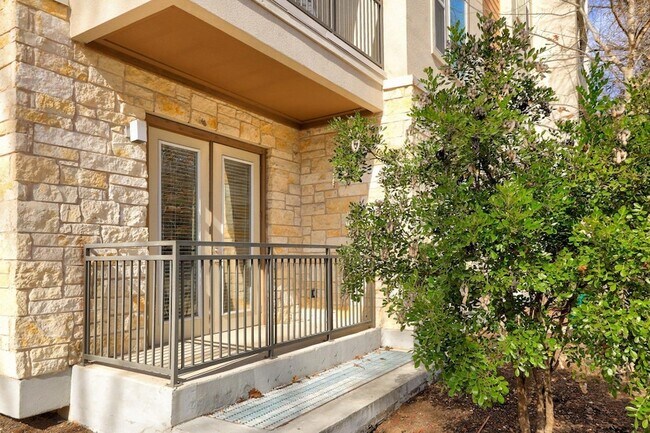Building Photo - 1900 Barton Springs Rd