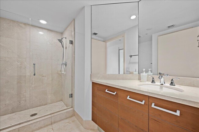 Building Photo - 3610 Gardens Pkwy