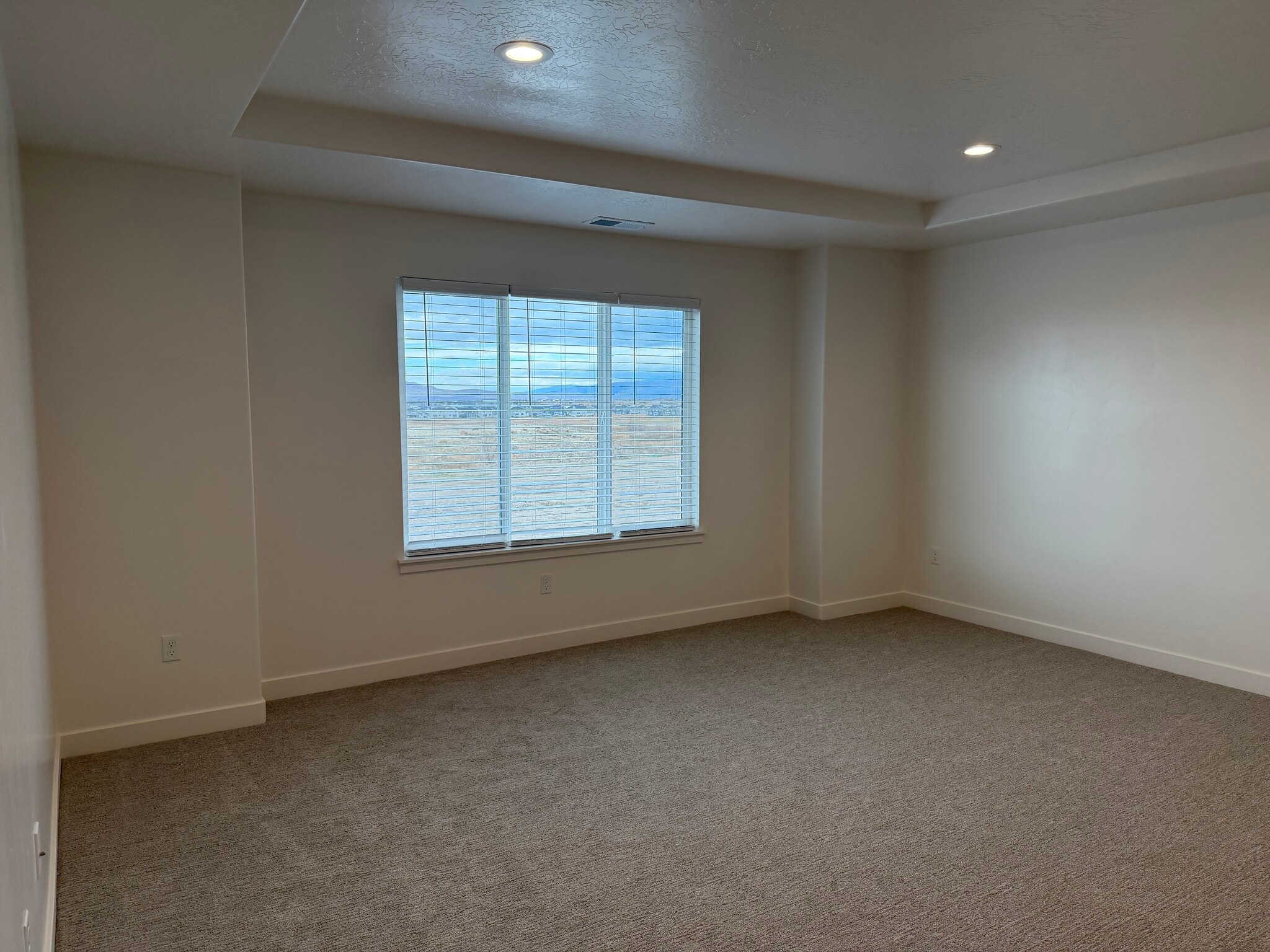 Building Photo - 1485 N 305 E