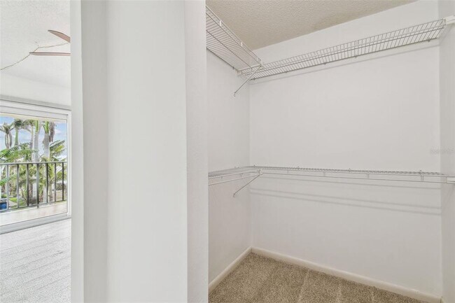 Building Photo - 7550 Sunshine Skyway Ln S