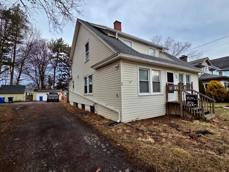 Building Photo - 64 Tryon Park