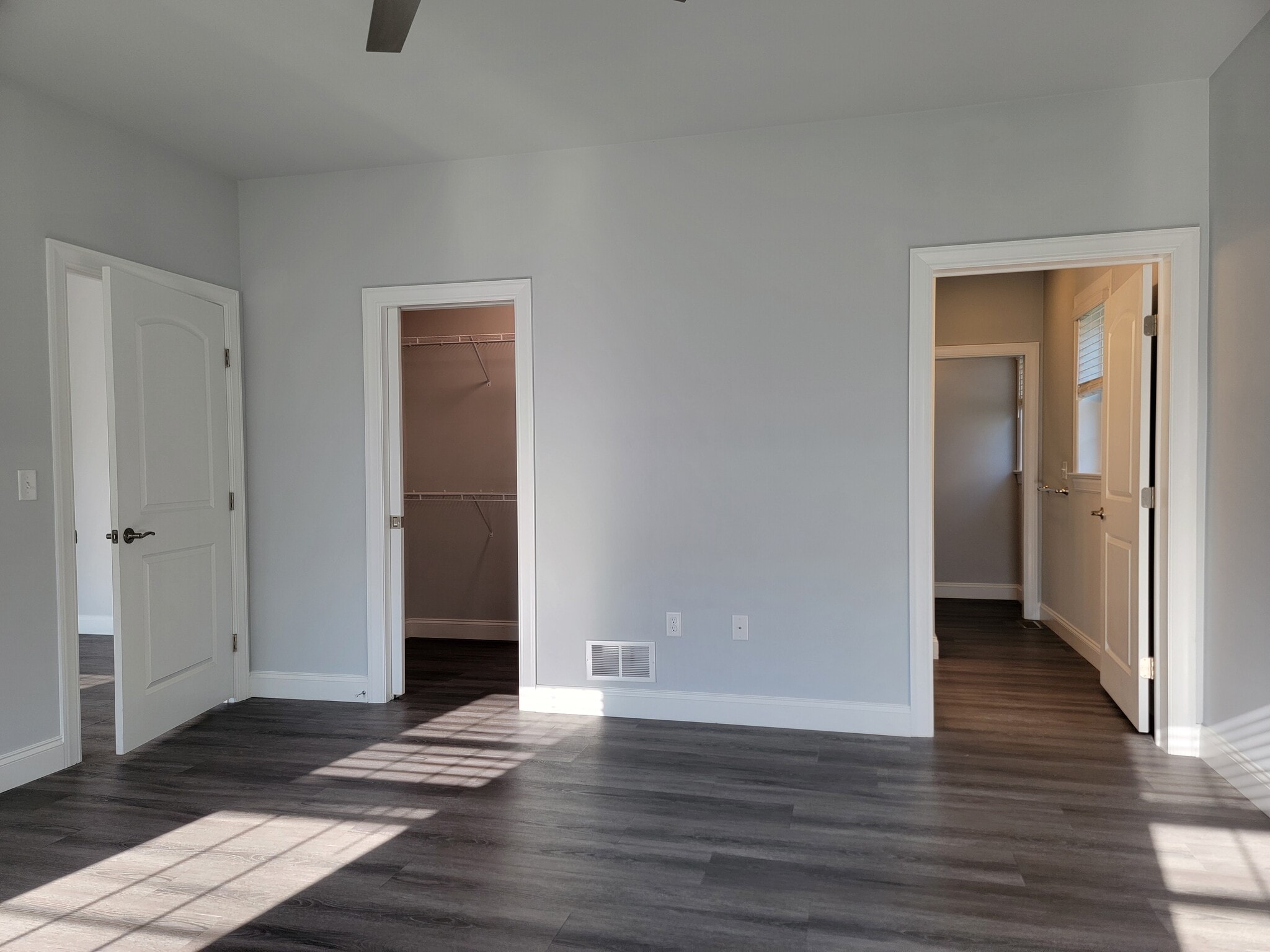 Building Photo - 213 Buckton Dr