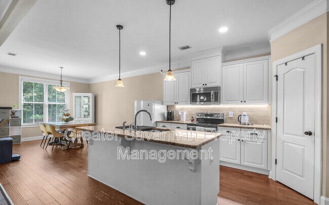 Building Photo - 113 Greystone Dr