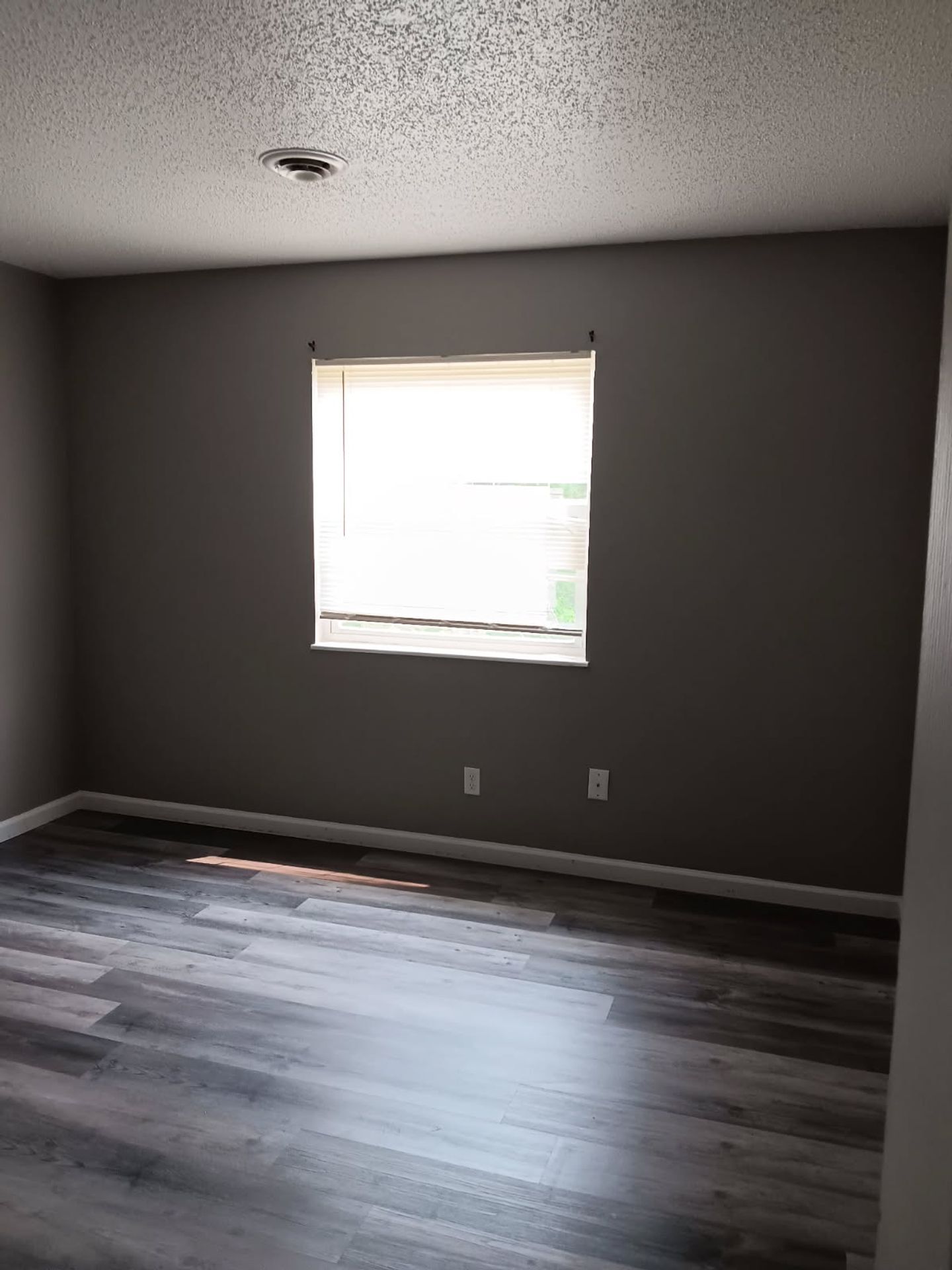 Building Photo - 466 Cedarview Ct