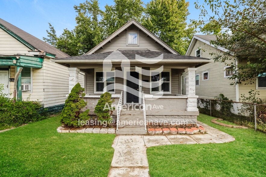 Primary Photo - 2123 W Lee St