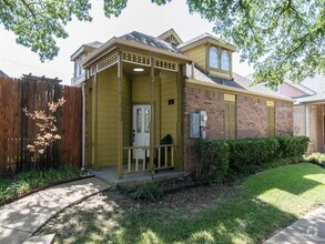 Building Photo - 3142 Royal Gable Dr