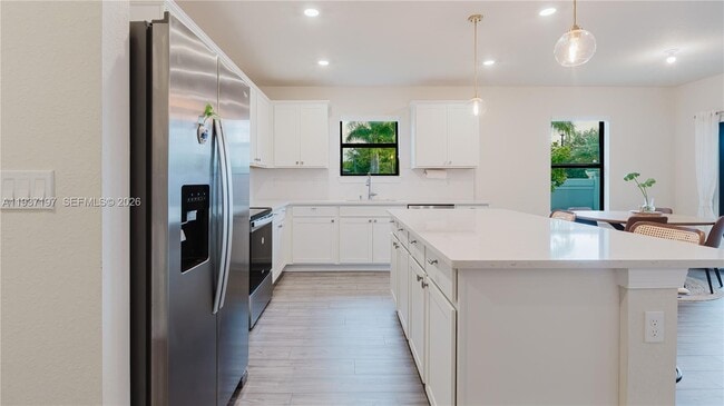 Building Photo - 3001 Hibiscus Ave