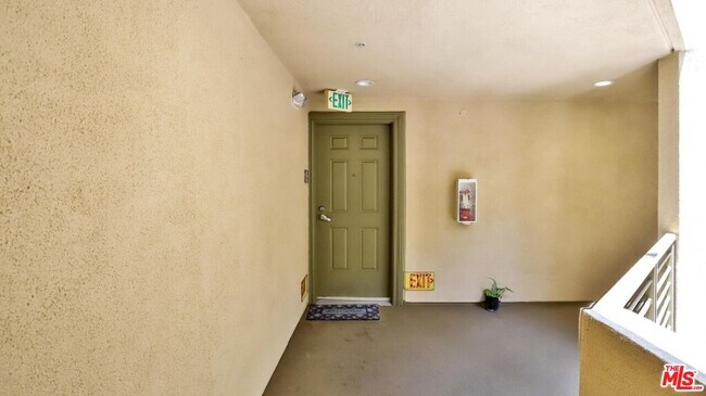 Building Photo - 2311 W 10th St