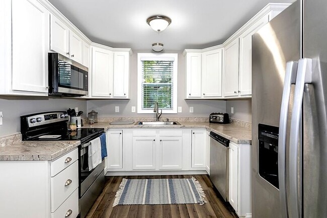 Building Photo - 349 S Chillicothe St