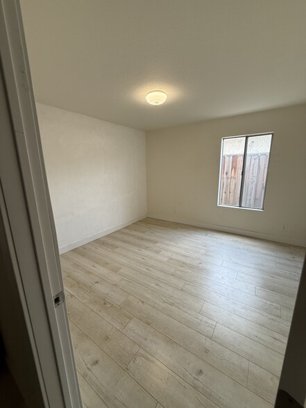 Building Photo - 409 Burchett St