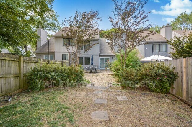 Building Photo - 1415 N Druid Hills Rd NE