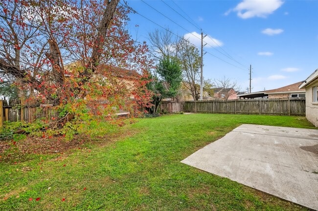 Building Photo - 4742 Tain Dr