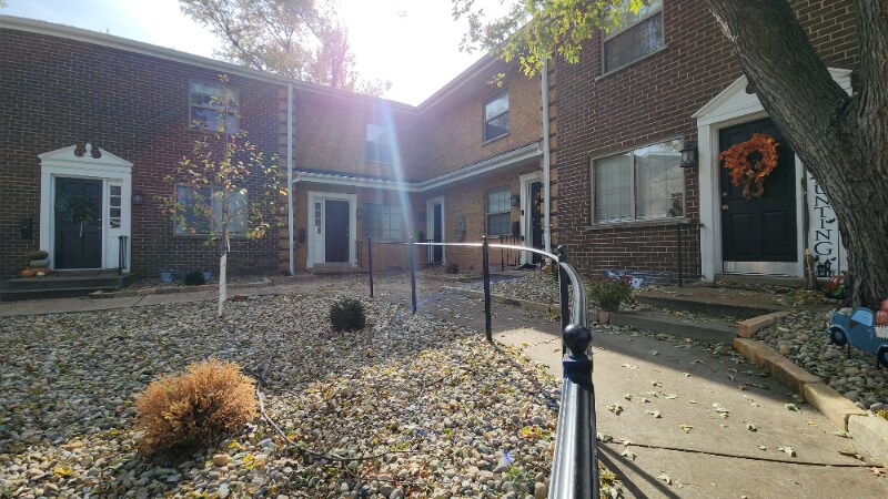 Primary Photo - 550 S Clay Ave