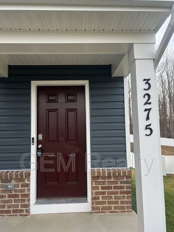 Building Photo - 3275 White Tail Drive