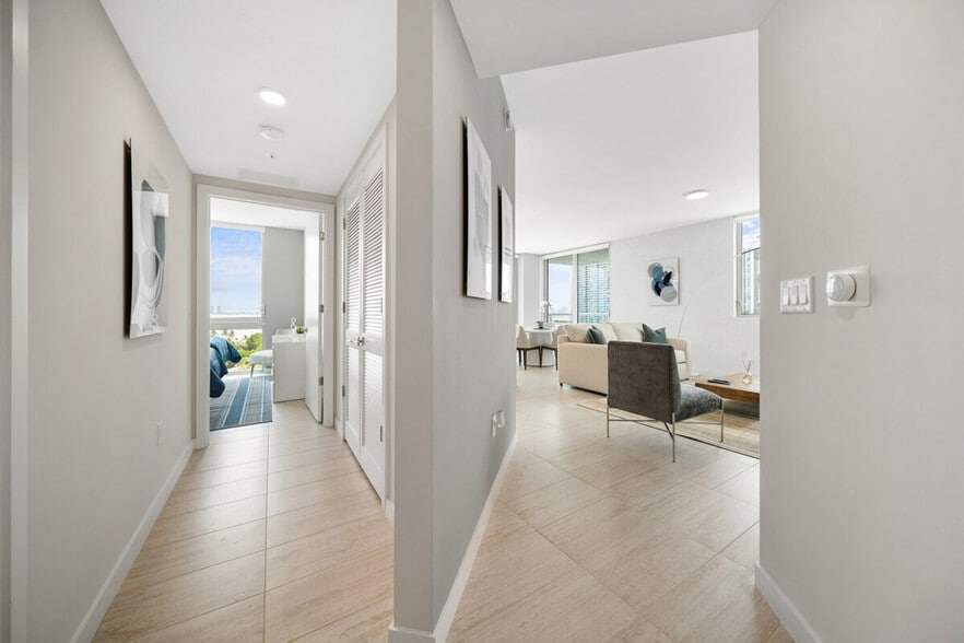 Building Photo - 3886 Biscayne Blvd