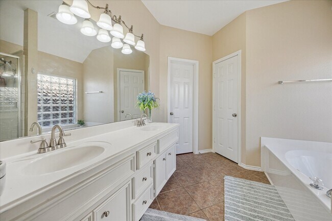 Building Photo - 5019 Peabody Hill Ln