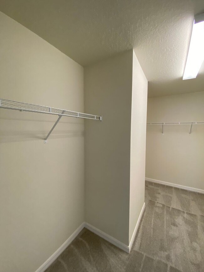 Building Photo - Desirable Citrus Springs Neighborhood 4/2/2 *WON'T LAST*