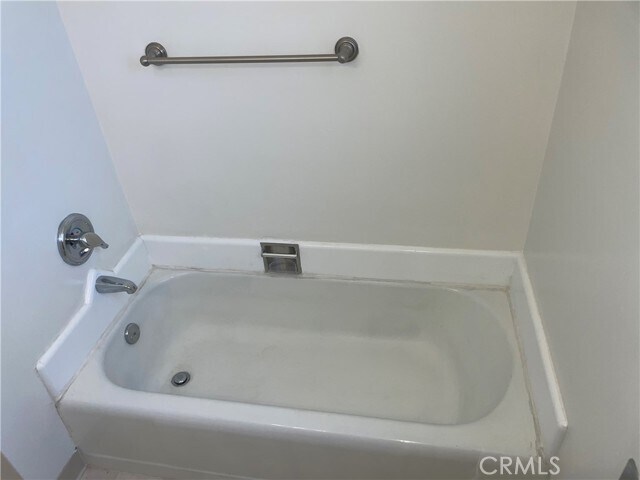 Building Photo - 630 San Vicente Blvd