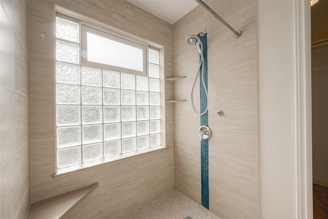 Building Photo - 703 Turtle Creek Dr