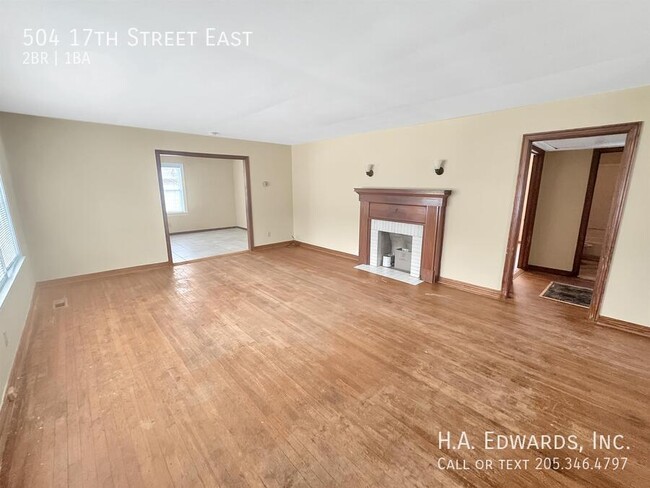 Building Photo - 504 17th St E