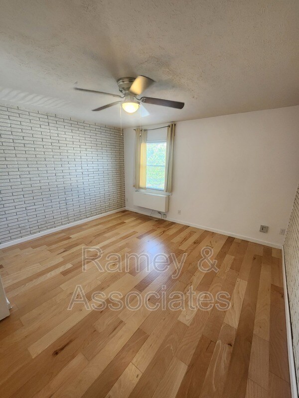 Building Photo - 4012 Dupont Cir