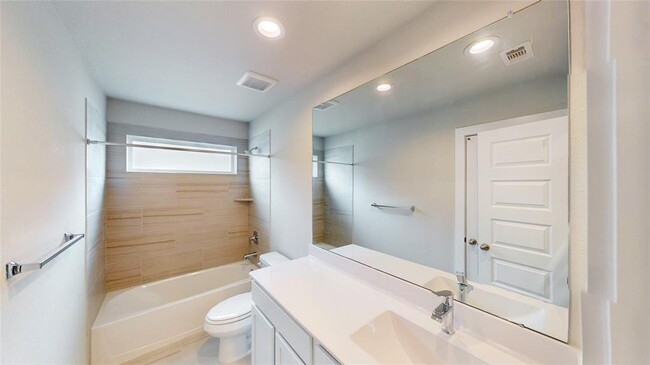 Building Photo - 333 Spruce Oak Ln