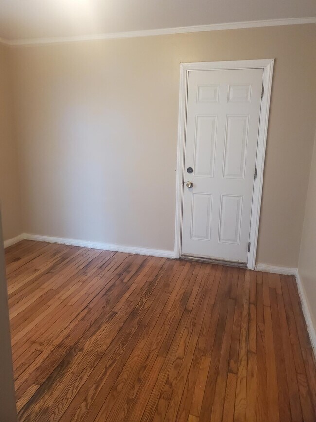 Building Photo - 12311 Laing St