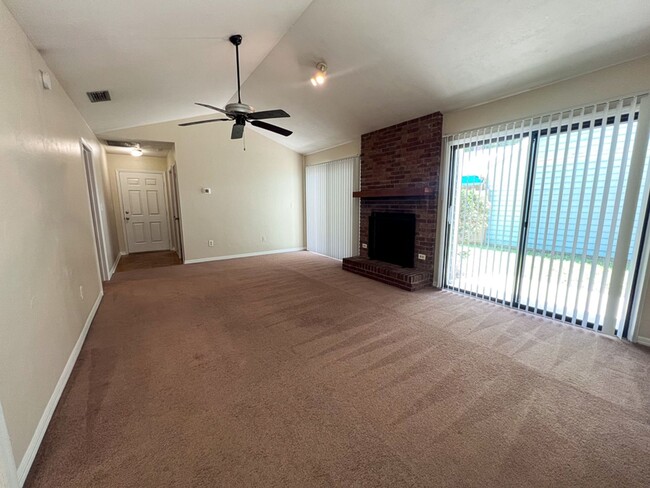 Building Photo - 2/1.5 Pet Friendly House With Fenced Yard ...