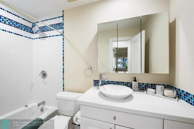 Building Photo - 2561 S Ocean Blvd