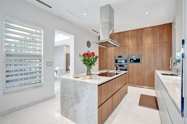 Building Photo - 20824 NE 37th Ave