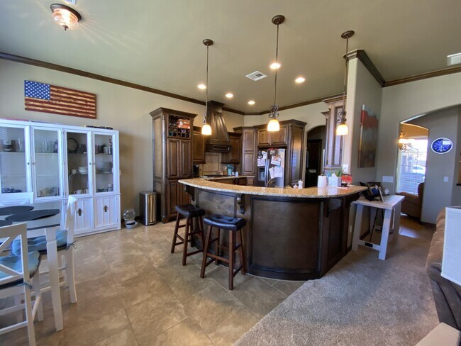 Building Photo - 812 Ryan Rd