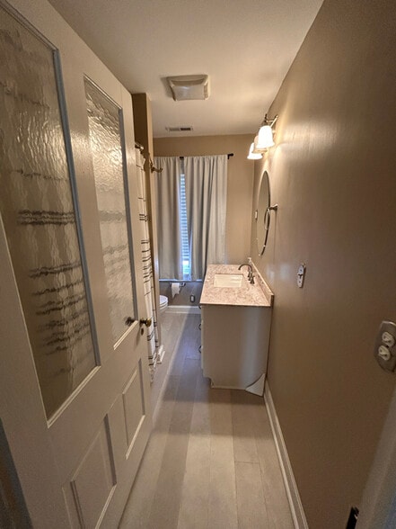 Building Photo - 272 High St