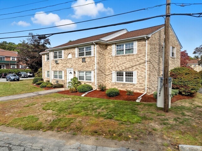 Building Photo - 10 Washington Park Dr