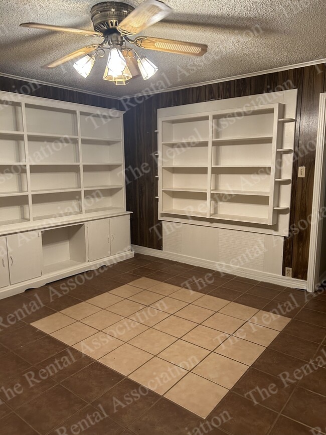 Building Photo - 3901 Blanks Street