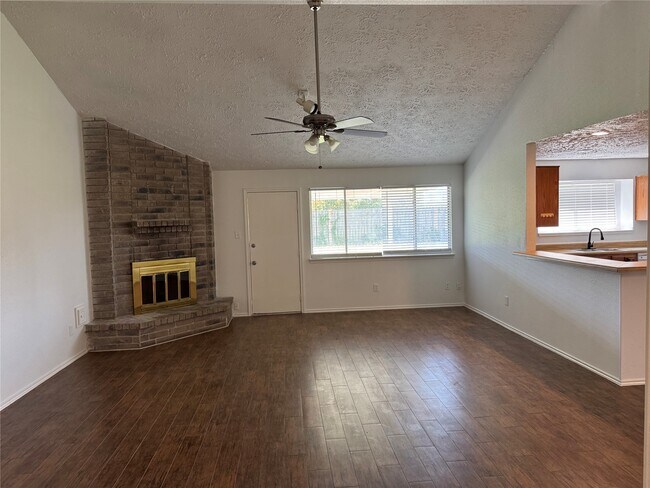 Building Photo - 19927 Windy Nook Dr