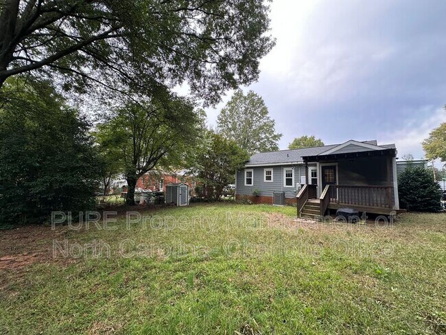 Building Photo - 2615 Ashley Rd
