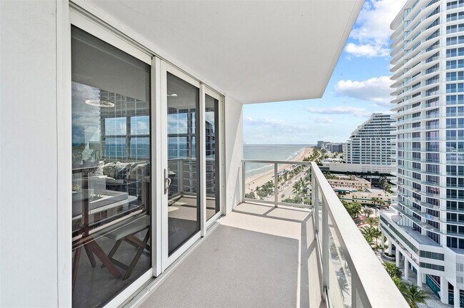 Building Photo - 209 N Fort Lauderdale Beach Blvd