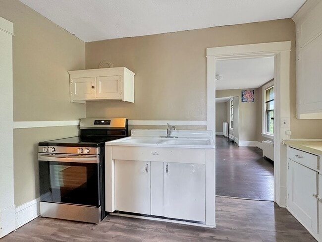 Building Photo - 3103 Dupont Ave S