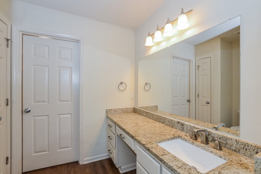 Building Photo - 6801 College Park Cove