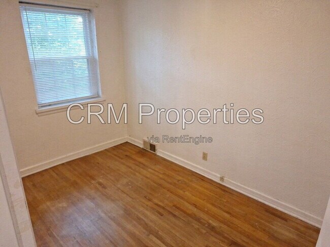 Building Photo - 2101 N Wheeling Ave