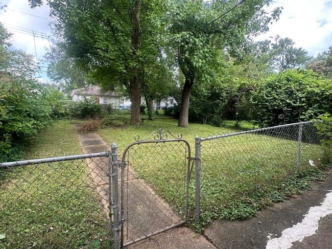 Building Photo - 9705 Winkler Dr