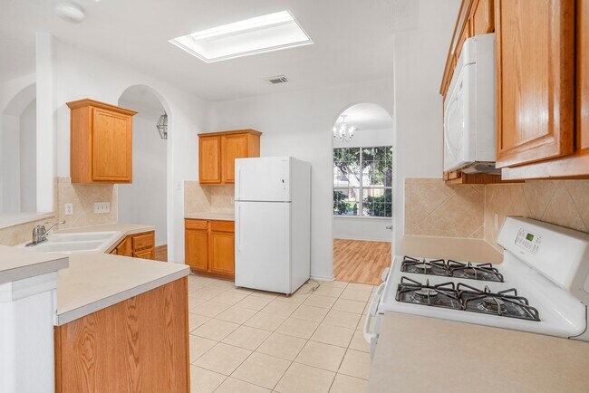 Building Photo - 18134 Stone Trail Manor Dr