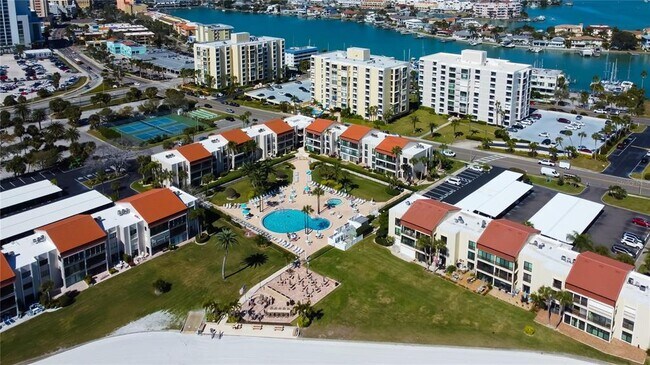 Building Photo - 845 S Gulfview Blvd