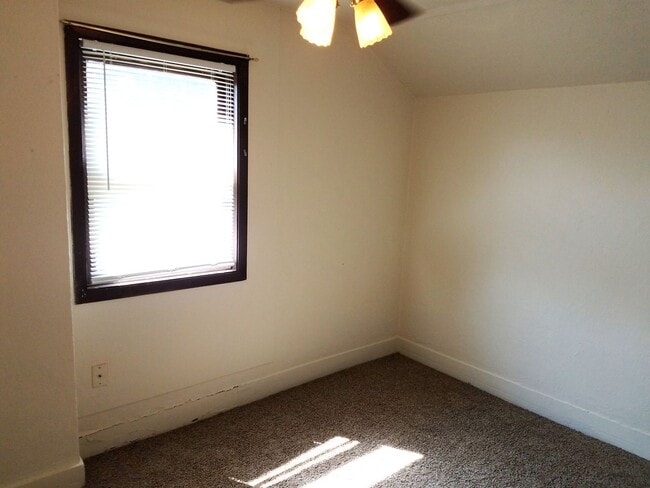 Building Photo - nre317