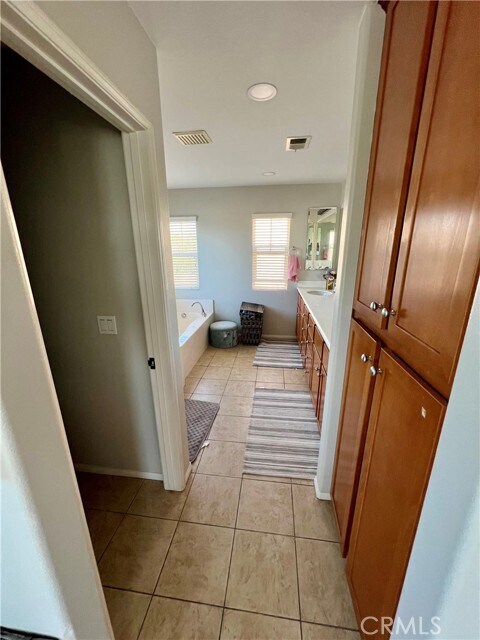 Building Photo - 27139 Dolostone Way