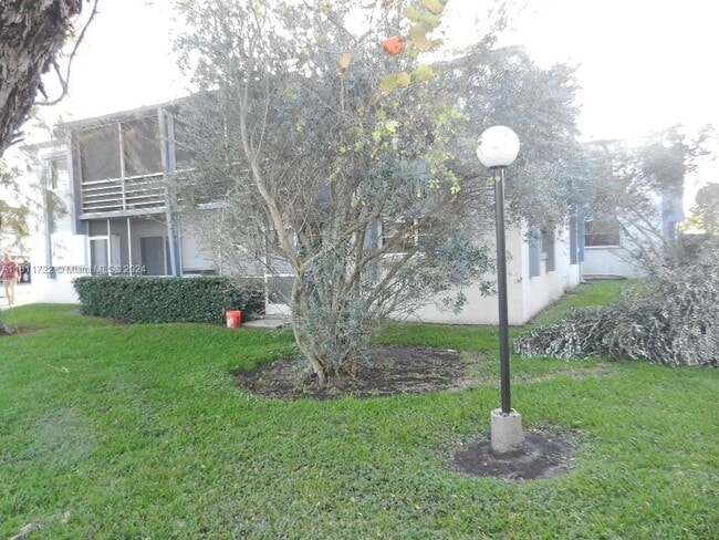 Building Photo - 8782 SW 12th St