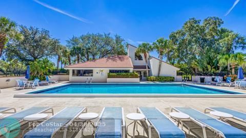 Building Photo - 402 Sea Oats Dr